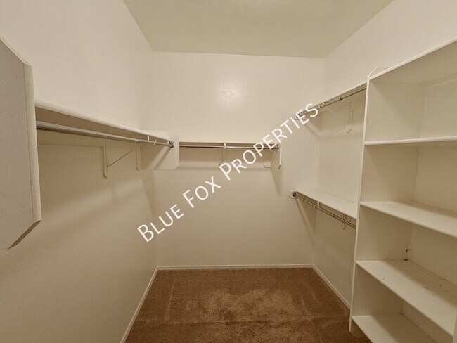 Building Photo - 11445 E Vail Crest Dr