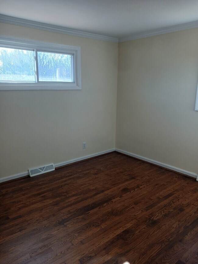 Building Photo - 7992 Lester Rd