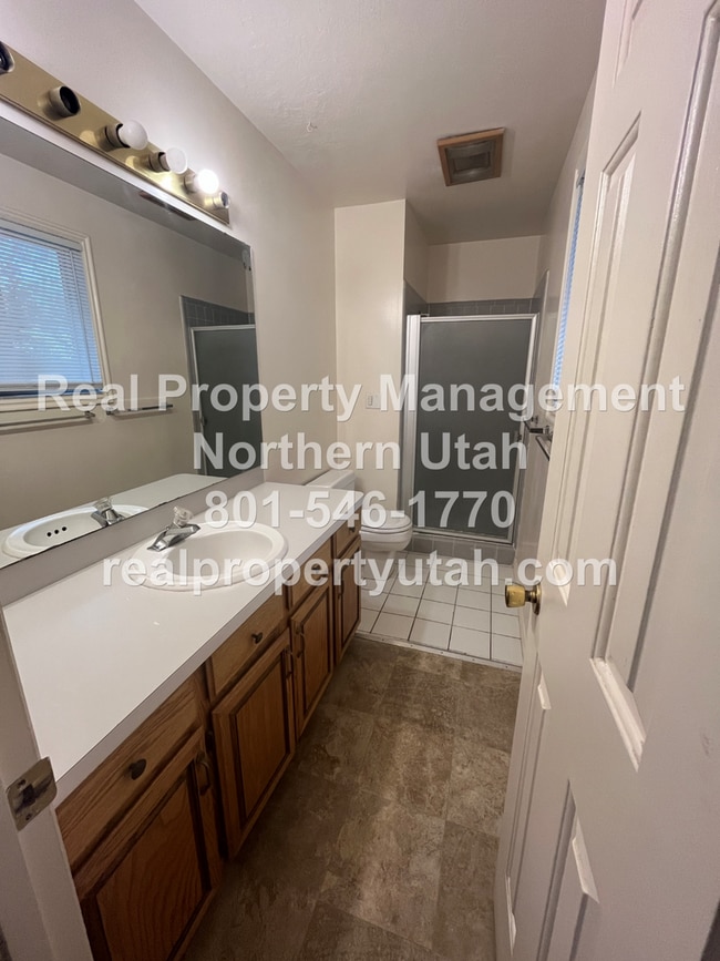 Building Photo - Large 5 Bedroom Home In Farmington Coming ...