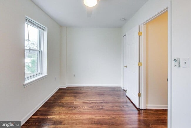 Building Photo - 1749 L St NE