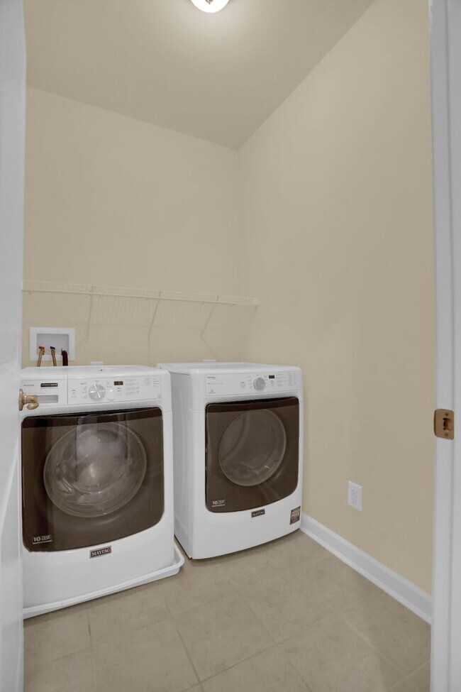 Building Photo - 8638 Westford Rd