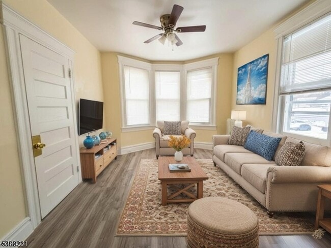 Building Photo - 32 Harrison Ave