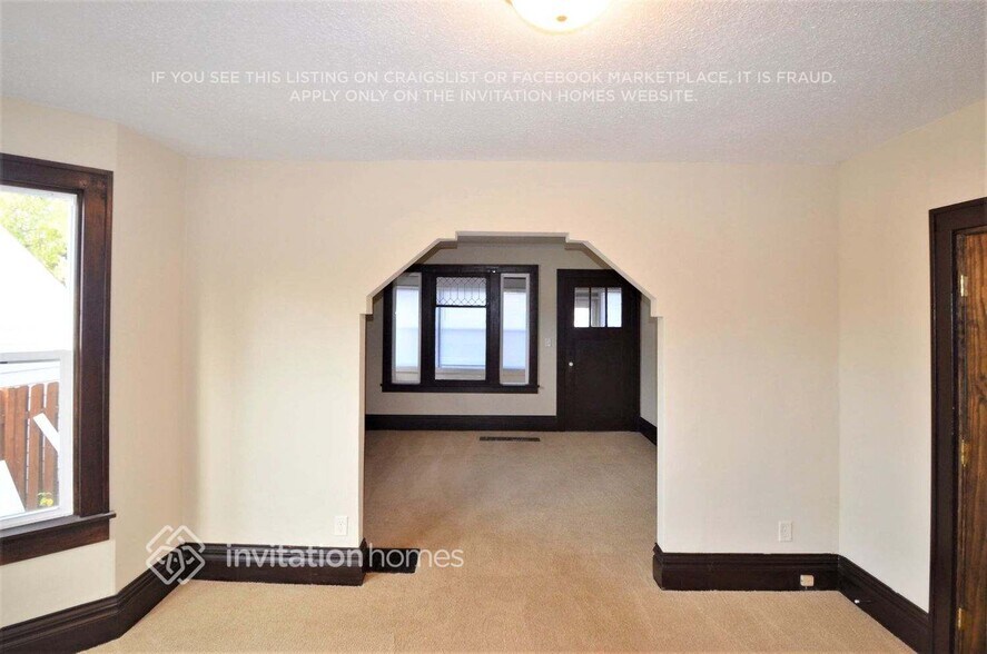 Building Photo - 745 Oakdale Ave