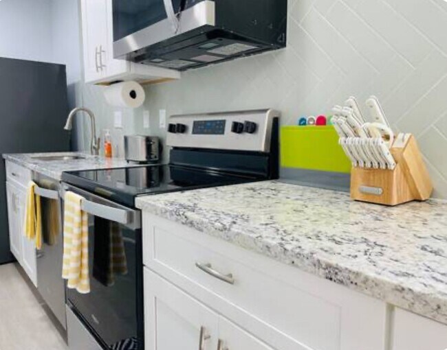 Building Photo - 2828 Church St