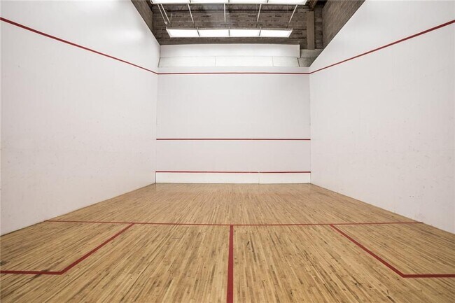 Racketball and Squash Court - 350 N Meridian St