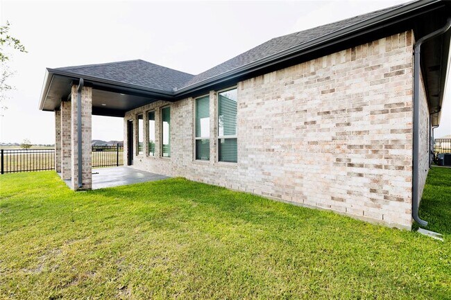 Building Photo - 2204 Inglenook Grv Dr