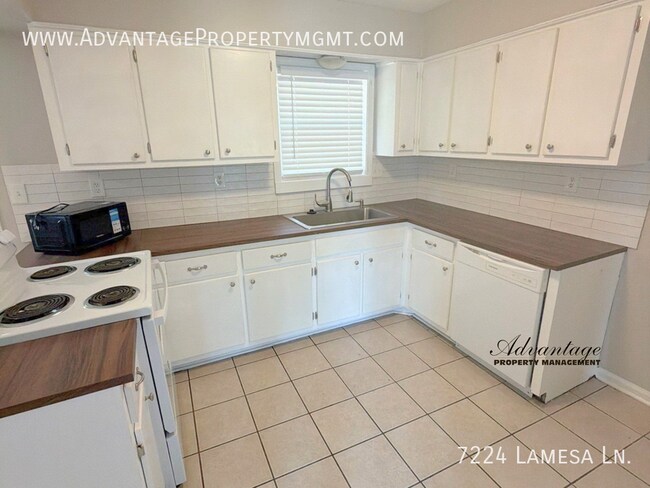 Building Photo - 7224 Lamesa Ln