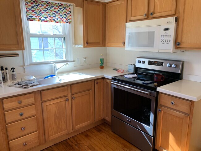 Building Photo - 3713 Busse St