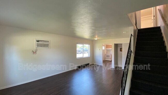 Building Photo - 1299 Sanlor Ave