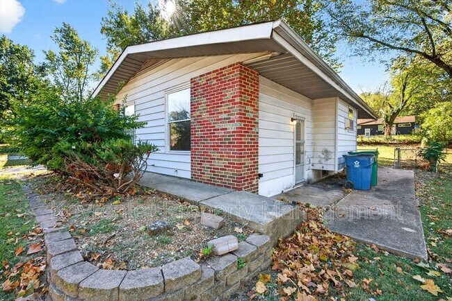 Building Photo - 10115 Saffron Dr