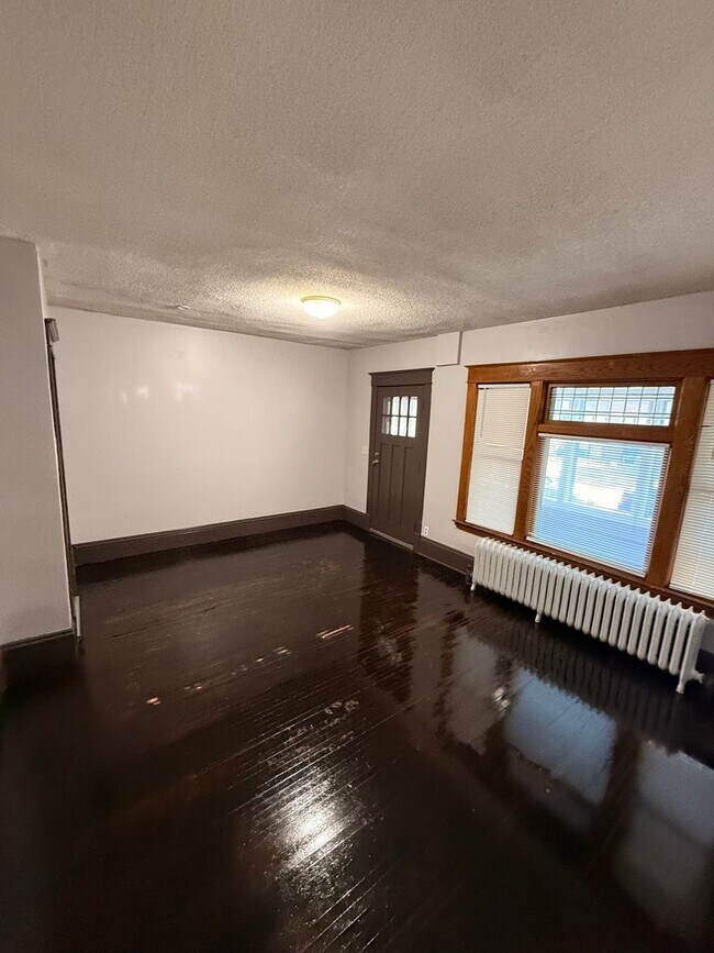 Building Photo - 3718 Oakland Ave S