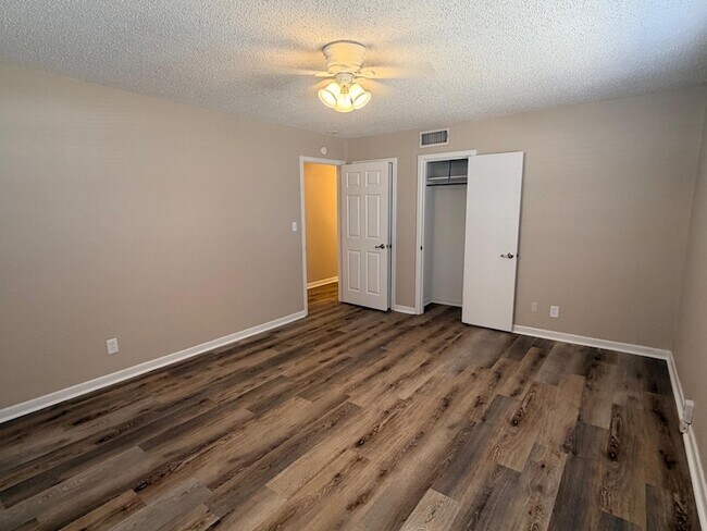 Building Photo - 4310 42nd St