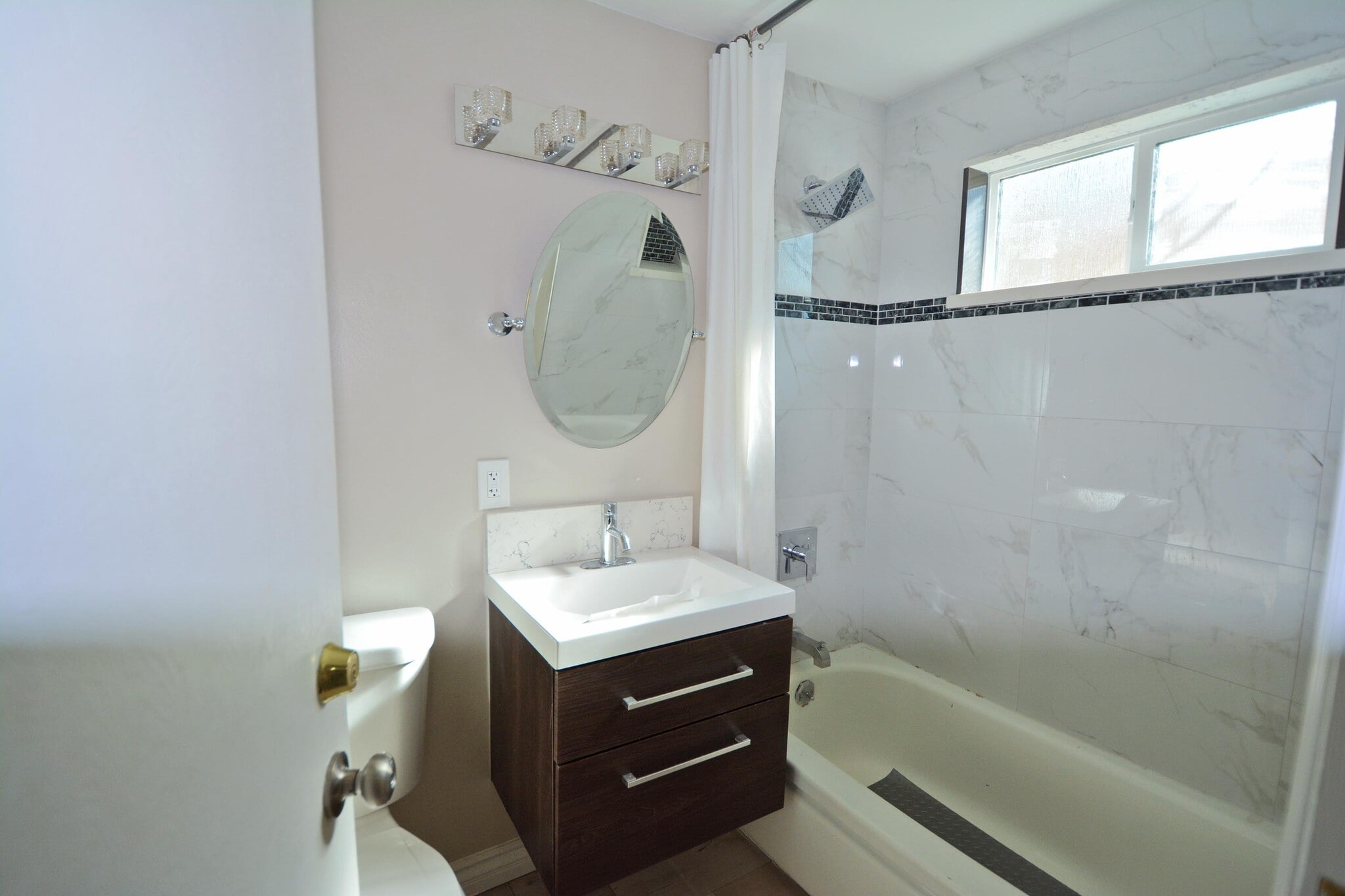 Building Photo - 9616 Gerald Ave