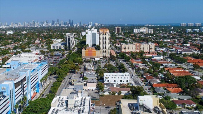 Building Photo - 3345 SW 22nd Terrace