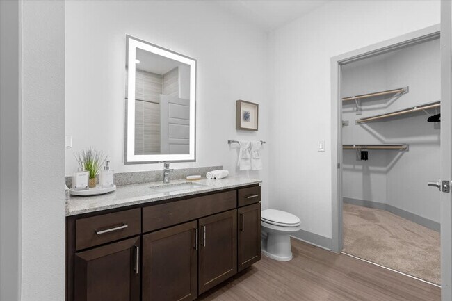 Building Photo - 698 Basilica Bay Dr