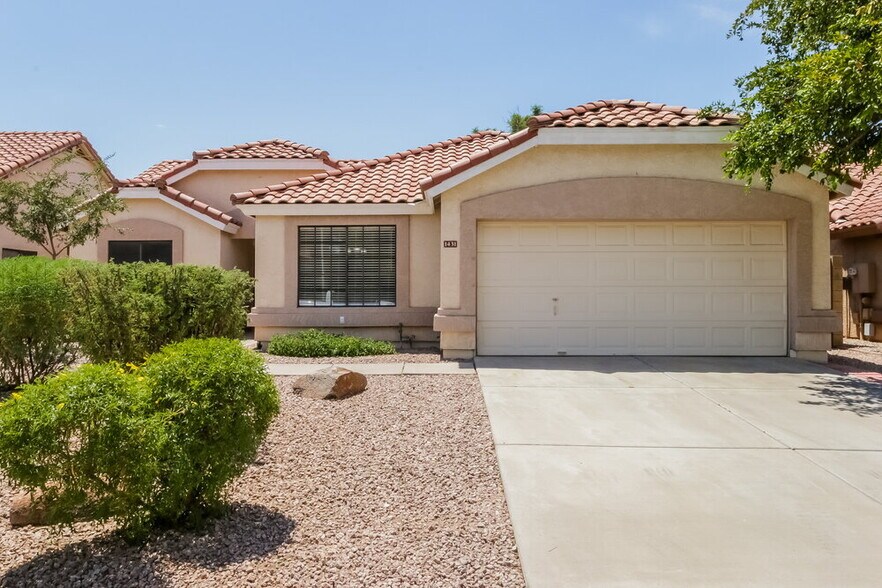 Primary Photo - 1431 E Hearne Way