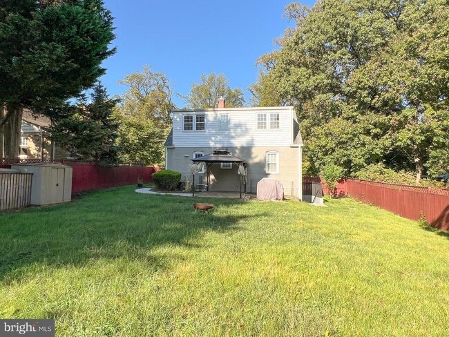 Building Photo - 10159 Sutherland Rd