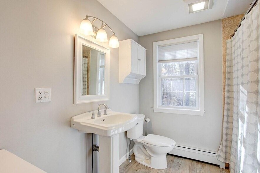 2nd floor bathroom - 16 Knoll Rd