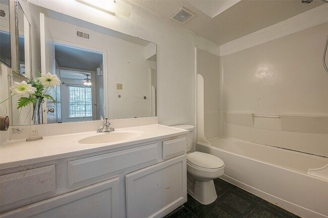 Building Photo - 6606 De Moss Dr