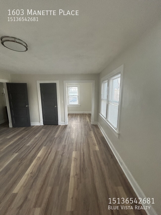 Building Photo - 1603 Manette Pl