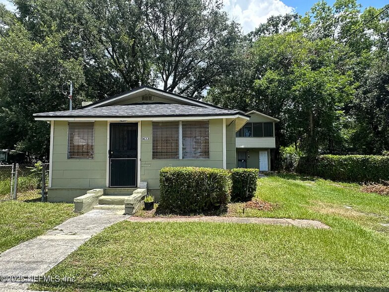 Primary Photo - 1433 W 13th St