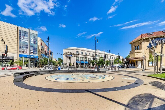 Building Photo - Gorgeous 2 bedroom 2 bath condo just steps from Columbia Hgts center $3,550