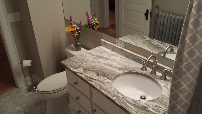 Building Photo - 3272 N Hackett Ave