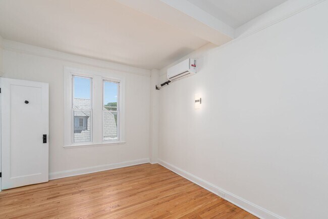 Building Photo - Newly Remodeled 1-Bedroom with Office Space, 1-Bathroom Near Johns Hopkins University