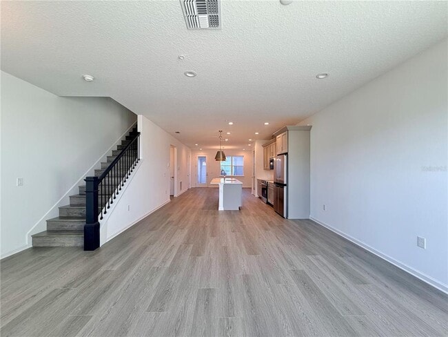 Building Photo - 1855 Pinecliff Dr