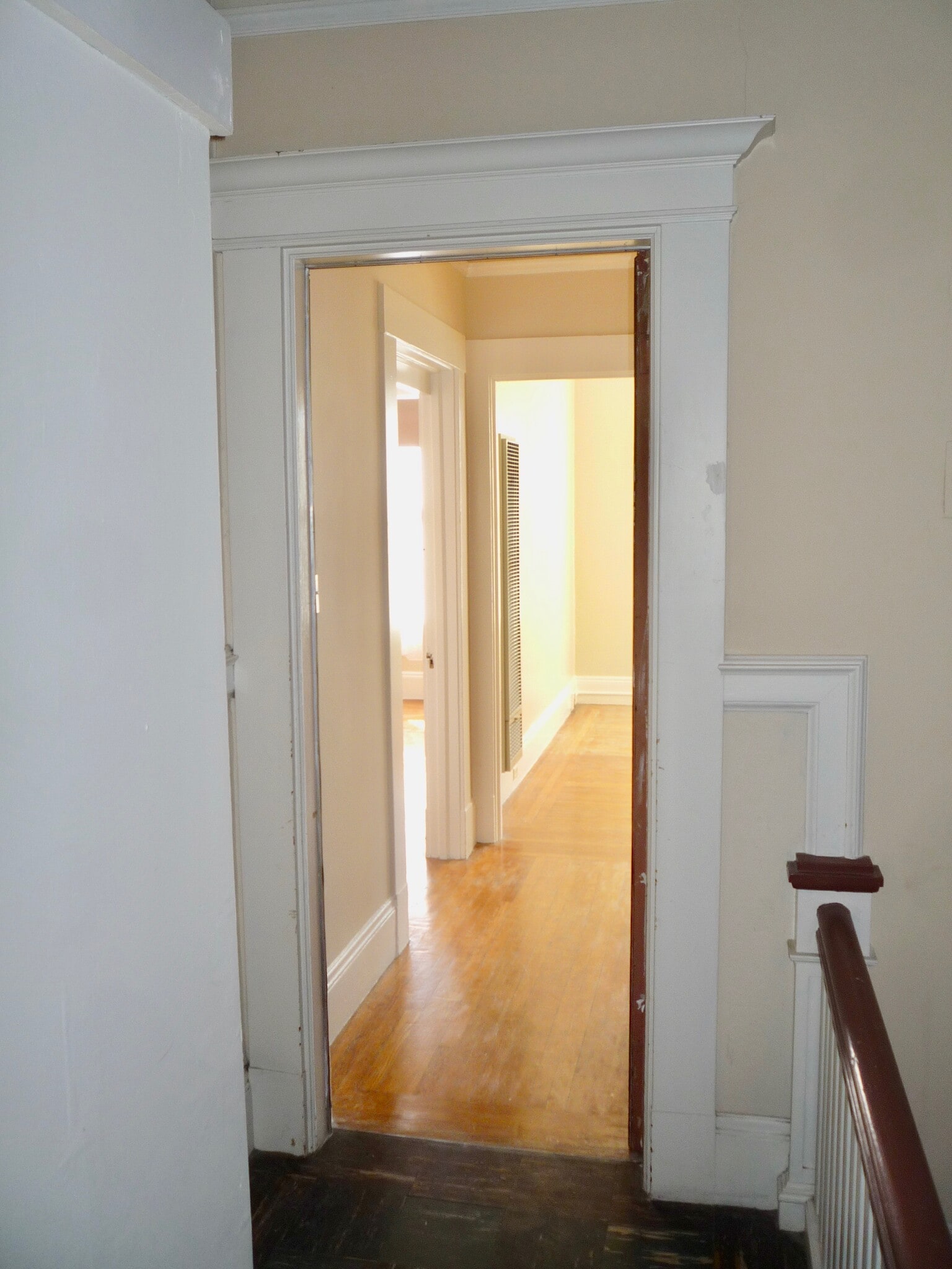 Entry way - 531 Belvedere St