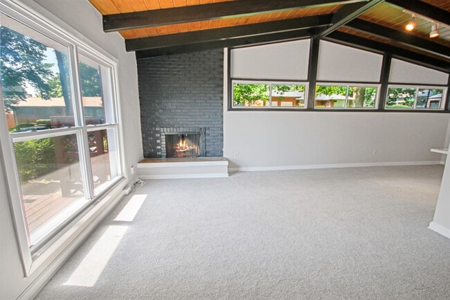 Building Photo - 7739 Peach Tree Ln