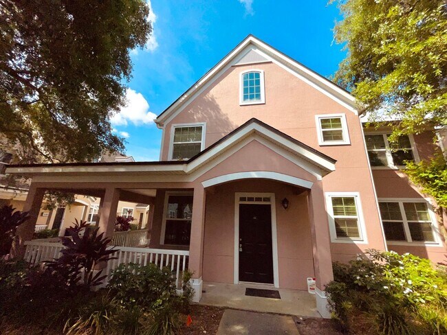 Building Photo - GREAT LOCATION!  SPACIOUS 3 BEDROOM 2 BATH...