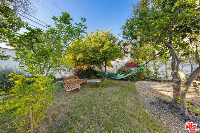 Building Photo - 2009 N New Hampshire Ave