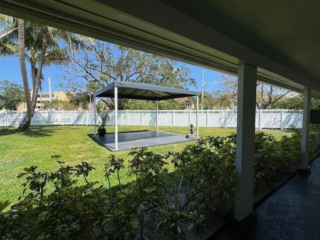 Building Photo - 1311 Bayview Dr