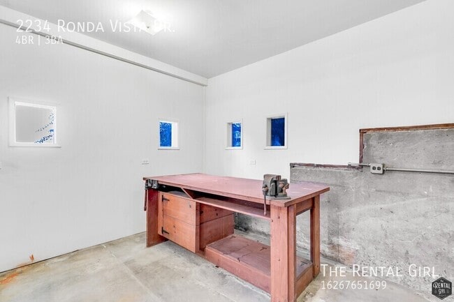 Building Photo - 2234 Ronda Vista Dr