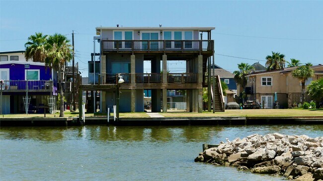 Building Photo - 58 Lakeside Dr