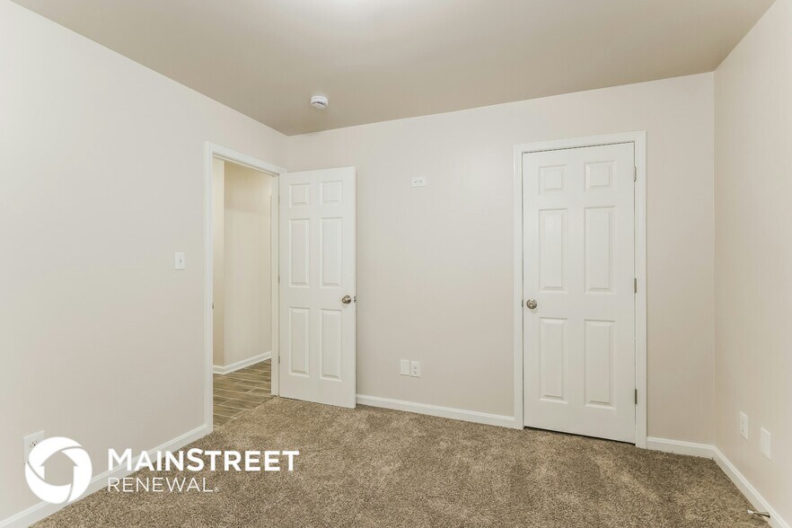 Building Photo - 11601 Top Walnut Loop
