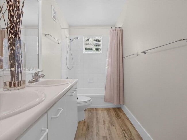 Building Photo - 2475 Cordoba Bend