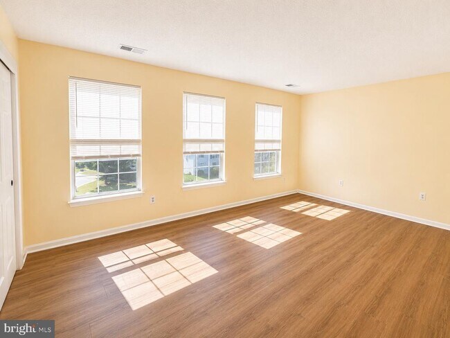 Building Photo - 14803 McKnew Rd