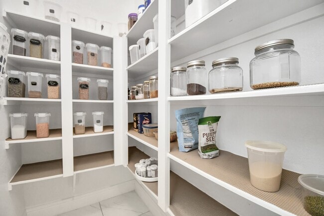 Building Photo - 16906 Dalgety Ct