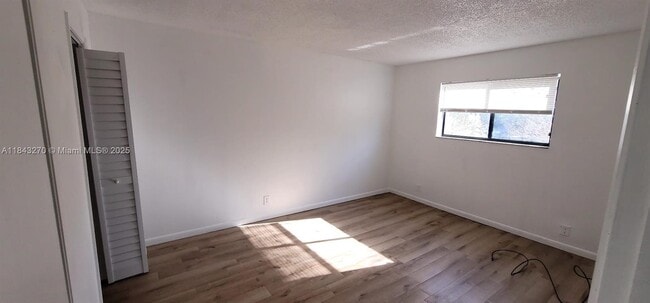 Building Photo - 2050 NW 43 Terrace