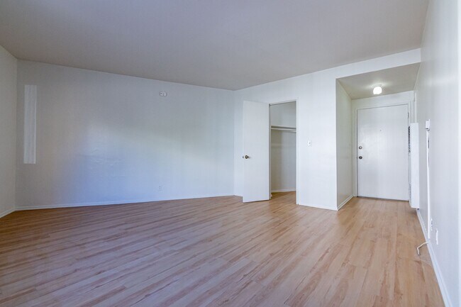 Building Photo - 667-669-669 Levering Ave