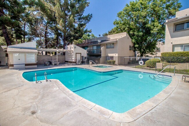 Building Photo - Newly Remodeled 2 Bed / 2 Bath  Upstairs Condo In Colton!