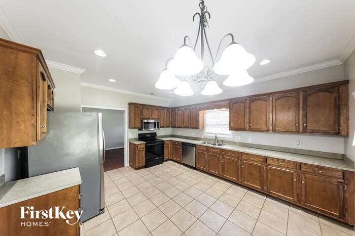 Building Photo - 5863 High Forest Dr