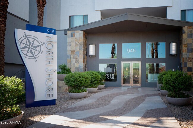 Building Photo - 945 E Playa Del Norte Dr