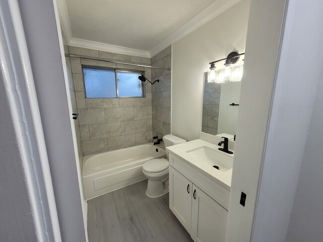 Building Photo - 1813 Bahama Dr