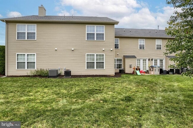 Building Photo - 122 Cardinal Ln