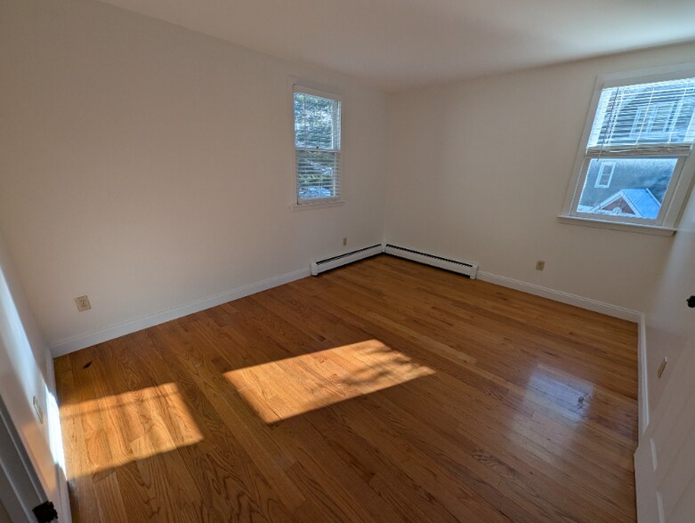 Building Photo - 48 Rockvale Cir