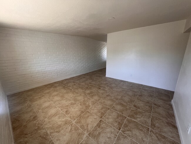 Building Photo - 6905 E Golf Links Cir