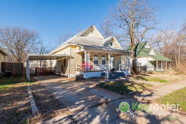 Building Photo - N Jefferson Duplex